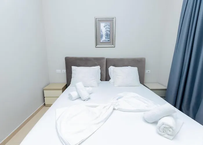 Pool View - Diamond Hill & By Pikhost