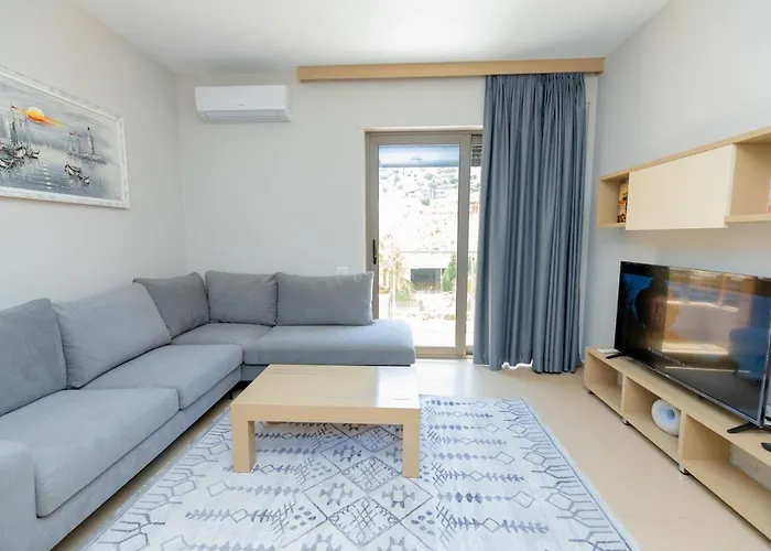 Pool View - Diamond Hill & By Pikhost Vlorë