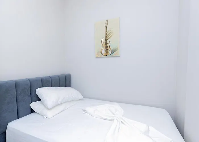 Pool View - Diamond Hill & By Pikhost *