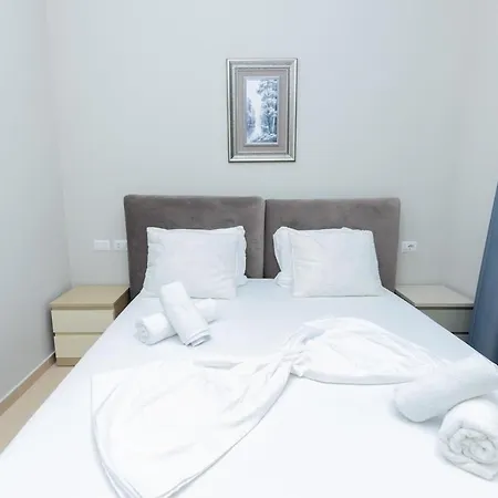 Pool View - Diamond Hill & By Pikhost