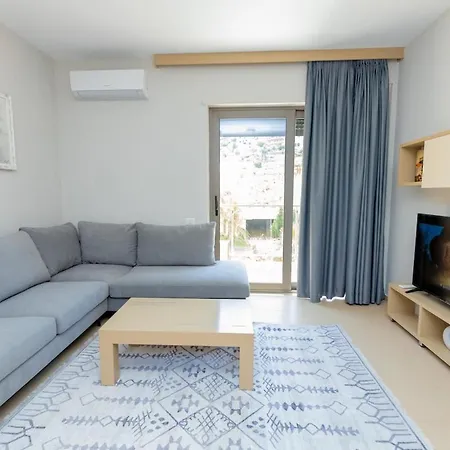 Pool View - Diamond Hill & By Pikhost Avlonya