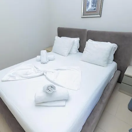 Pool View - Diamond Hill & By Pikhost