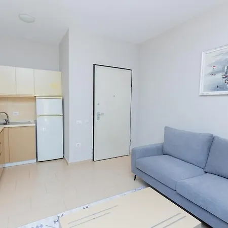 Pool View - Diamond Hill & By Pikhost Avlonya