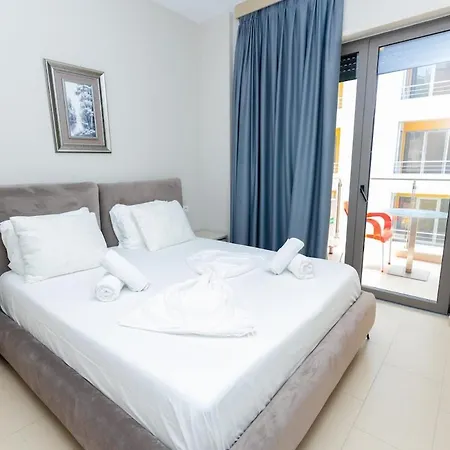 Pool View - Diamond Hill & By Pikhost *