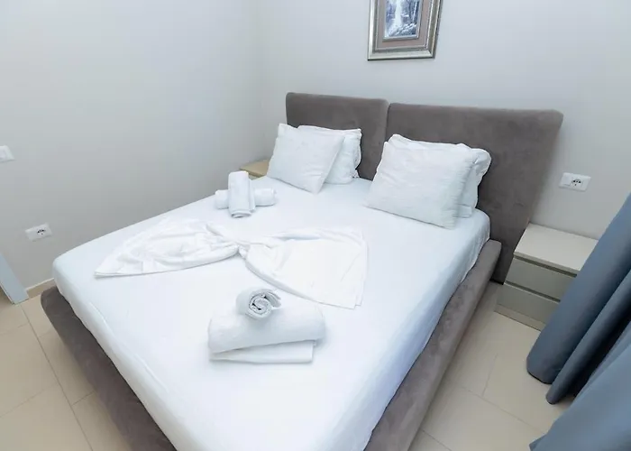 Pool View - Diamond Hill & By Pikhost