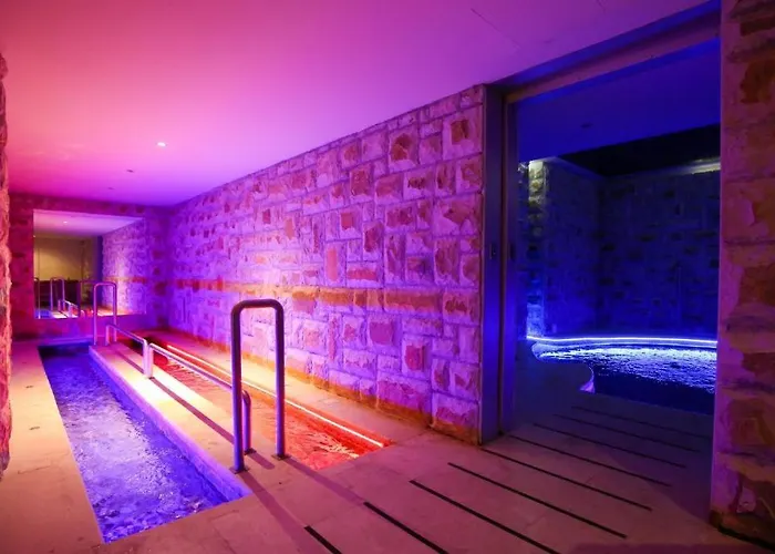 Pool View - Diamond Hill & By Pikhost *