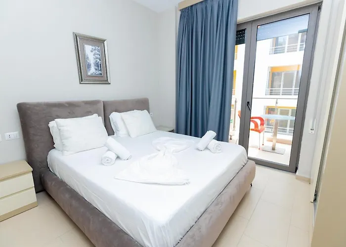 Pool View - Diamond Hill & By Pikhost *